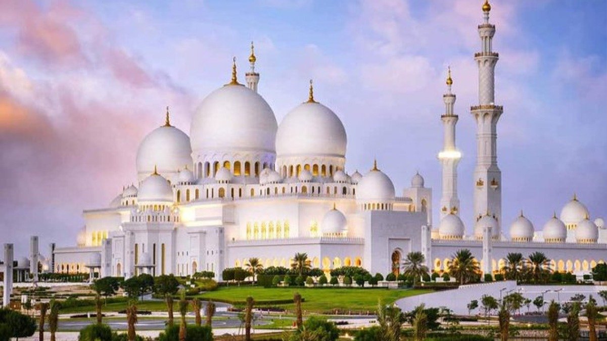 Abu Dhabi Grand Mosque Tour